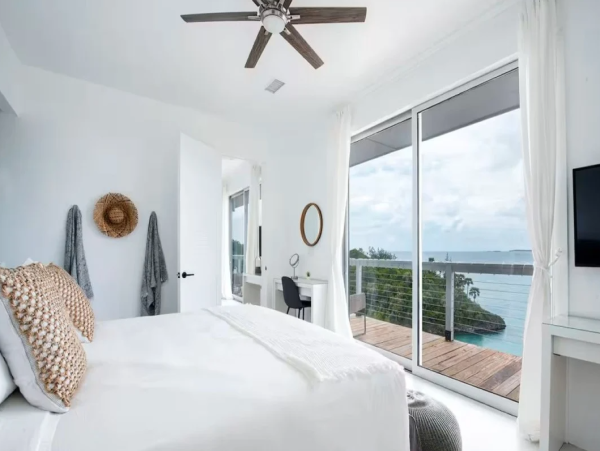Luxurious Beachfront Estate in Eleuthera
